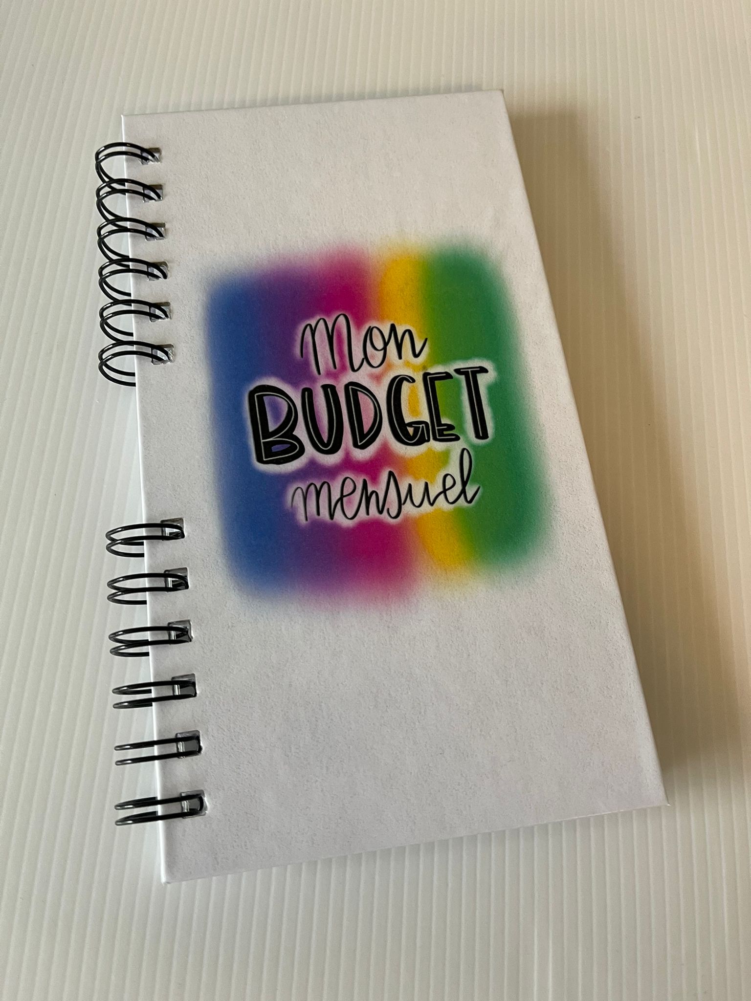 Carnet mon budget mensuel vierge et coloré - Ouvrage Lumineux